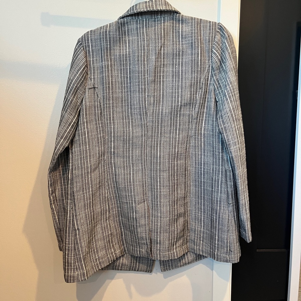 Blazer/Jacket - Picture 2 of 3